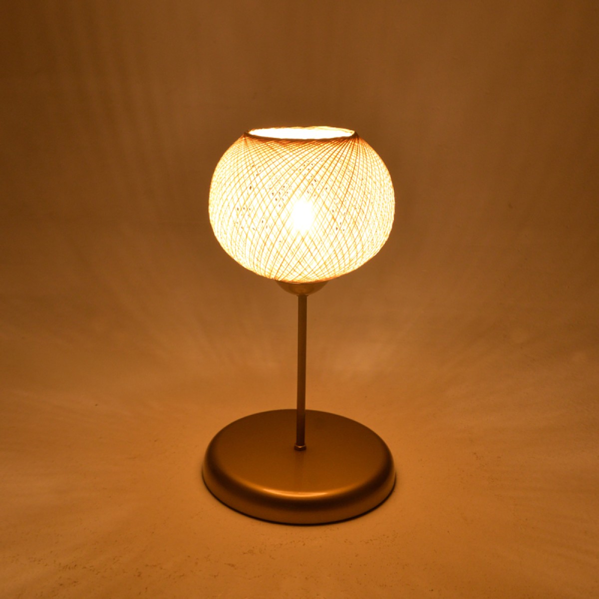 Επιτραπέζιο φωτιστικό Gaia pakoworld Ε27 μέταλλο χρυσό Φ22x37εκ