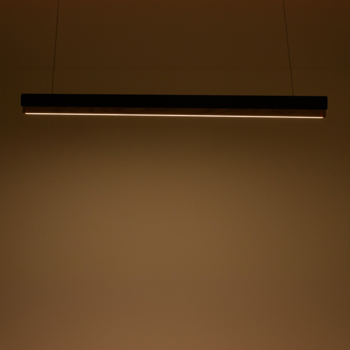 Φωτιστικό οροφής Rafmole pakoworld led μαύρο μέταλλο-ξύλο 120x7.5εκ Φωτιστικό οροφής Rafmole pakoworld led μαύρο μέταλλο-ξύλο 120x7.5εκ