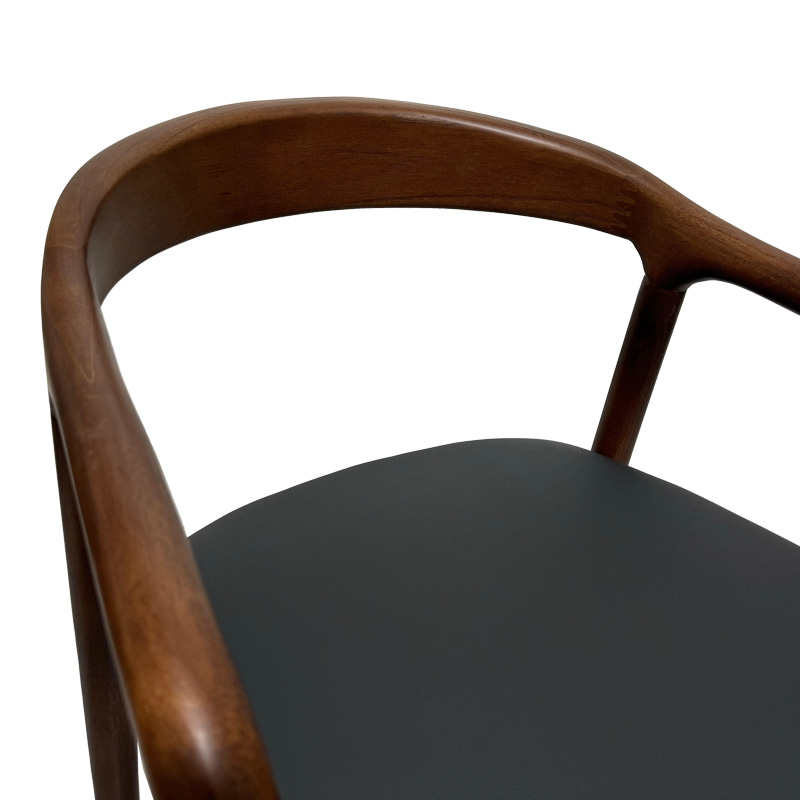 Πολυθρόνα Hogie pakoworld rubberwood καρυδί- μαύρο pu μαξιλάρι 61x60x76εκ